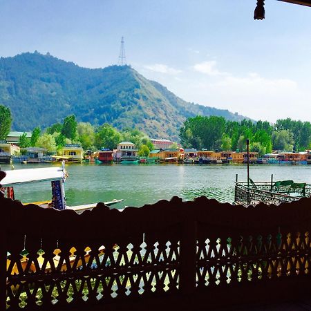 New Sea Palace Houseboats Srīnagar Dış mekan fotoğraf