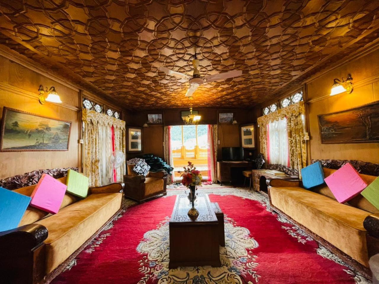 New Sea Palace Houseboats Srīnagar Dış mekan fotoğraf