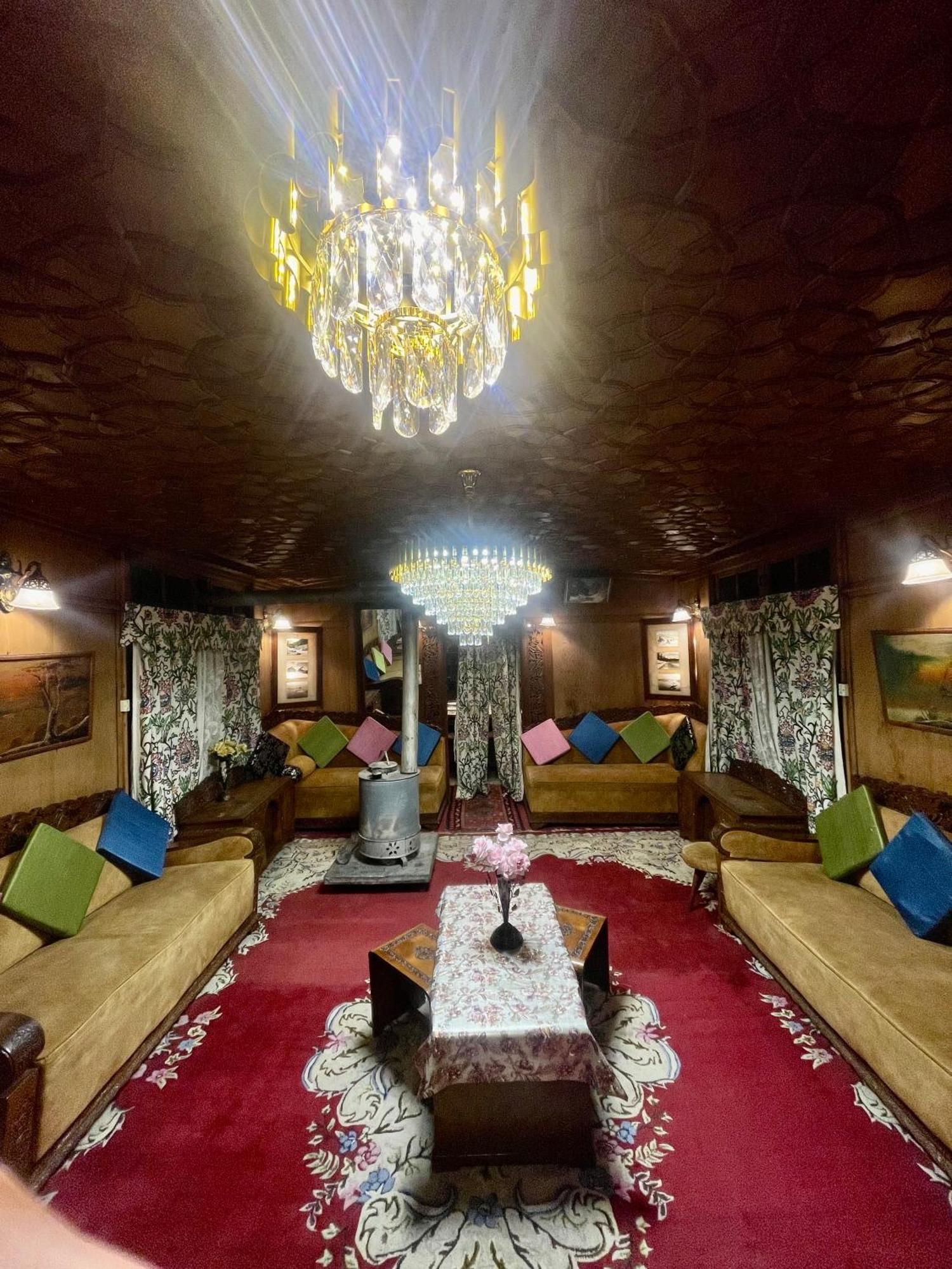 New Sea Palace Houseboats Srīnagar Dış mekan fotoğraf