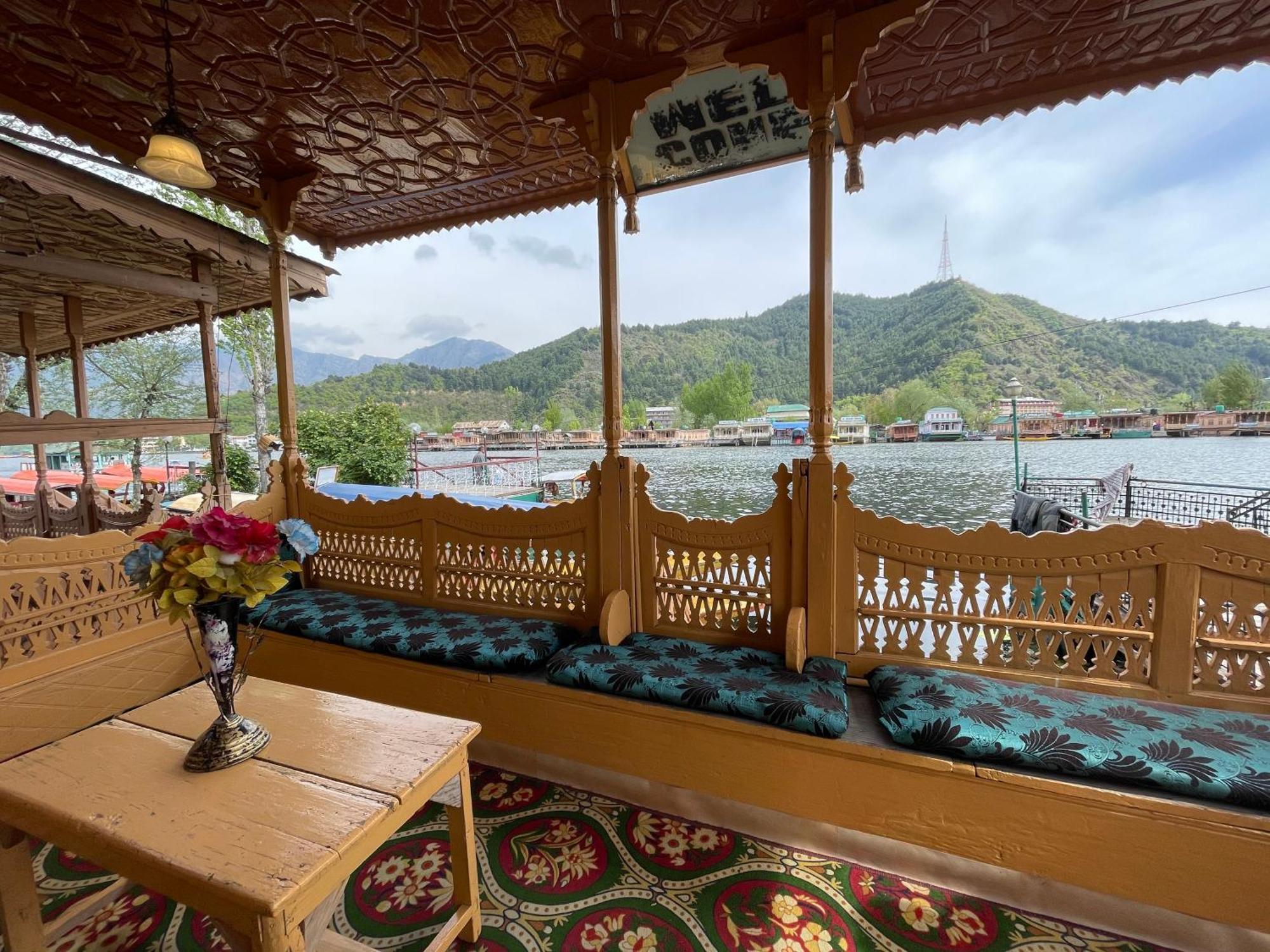 New Sea Palace Houseboats Srīnagar Dış mekan fotoğraf
