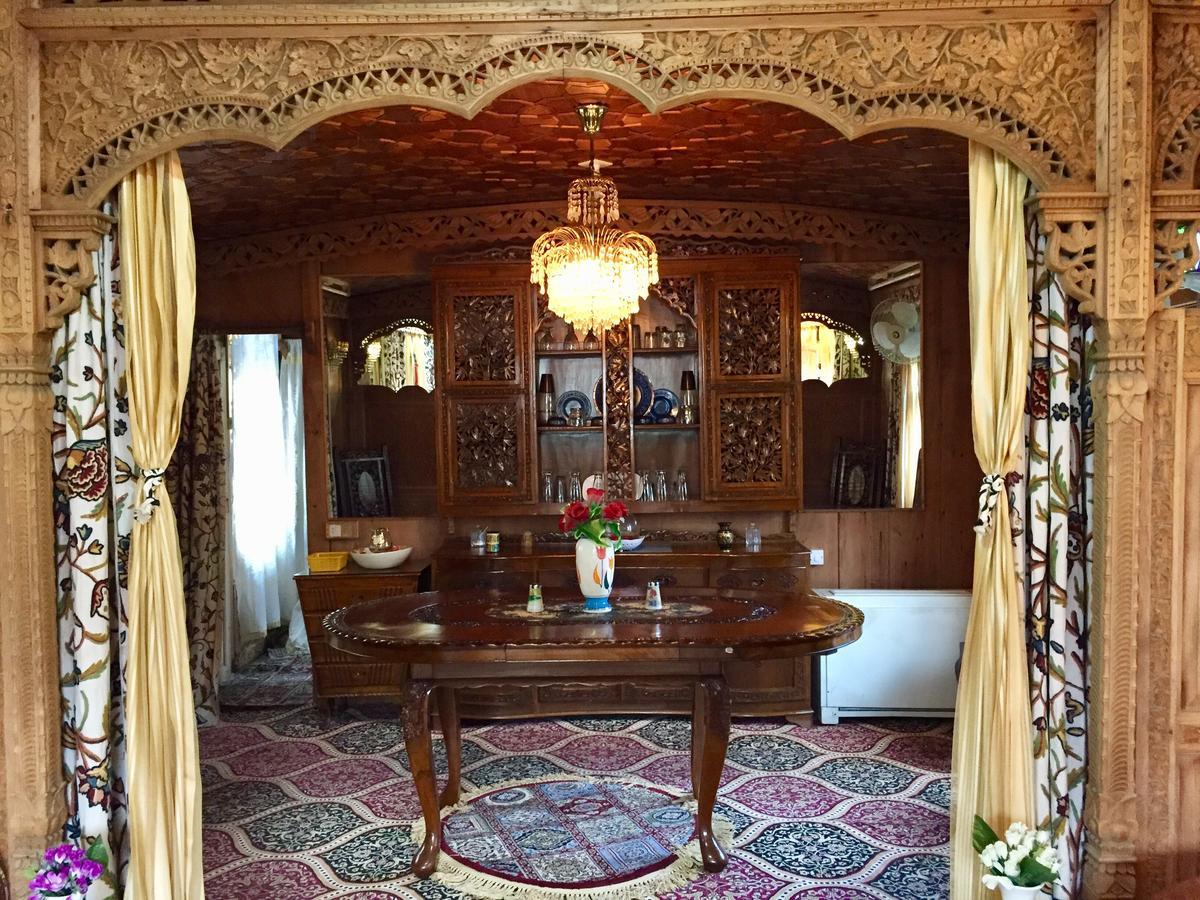 New Sea Palace Houseboats Srīnagar Dış mekan fotoğraf